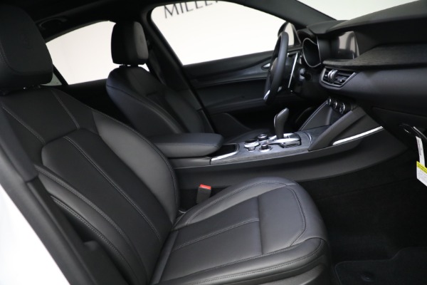 New 2022 Alfa Romeo Stelvio Sprint for sale $50,645 at Rolls-Royce Motor Cars Greenwich in Greenwich CT 06830 24