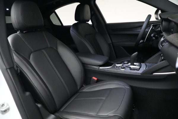 New 2022 Alfa Romeo Stelvio Sprint for sale $50,645 at Rolls-Royce Motor Cars Greenwich in Greenwich CT 06830 25