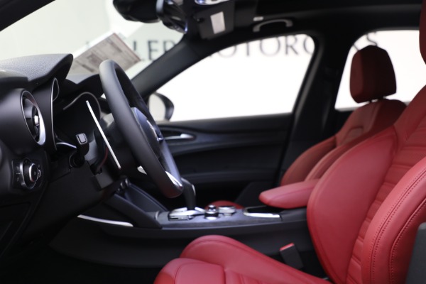 New 2022 Alfa Romeo Stelvio Sprint for sale $52,695 at Rolls-Royce Motor Cars Greenwich in Greenwich CT 06830 18