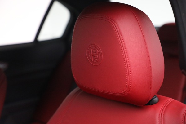 New 2022 Alfa Romeo Giulia for sale $53,445 at Rolls-Royce Motor Cars Greenwich in Greenwich CT 06830 16