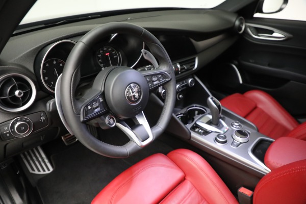 Used 2022 Alfa Romeo Giulia Veloce for sale Sold at Rolls-Royce Motor Cars Greenwich in Greenwich CT 06830 17