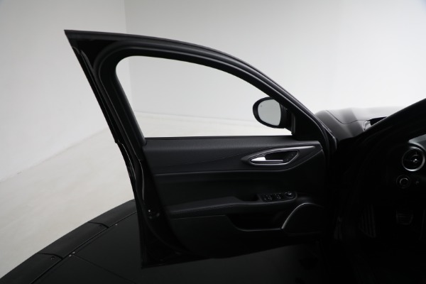 Used 2022 Alfa Romeo Giulia Veloce for sale Sold at Rolls-Royce Motor Cars Greenwich in Greenwich CT 06830 19