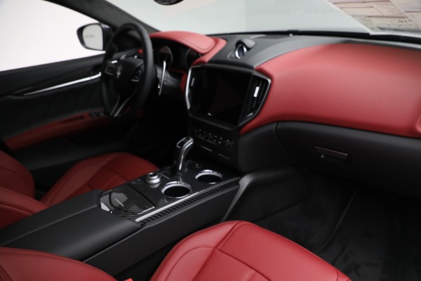 New 2022 Maserati Ghibli Modena Q4 for sale $103,255 at Rolls-Royce Motor Cars Greenwich in Greenwich CT 06830 24