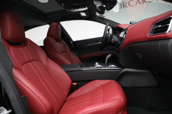 New 2022 Maserati Ghibli Modena Q4 for sale $103,255 at Rolls-Royce Motor Cars Greenwich in Greenwich CT 06830 25
