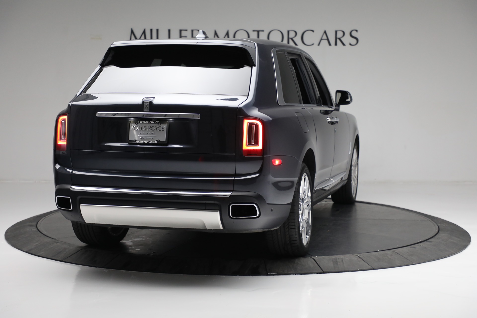 Used 2019 Rolls-Royce Cullinan for sale $229,900 at Rolls-Royce Motor Cars Greenwich in Greenwich CT 06830 10