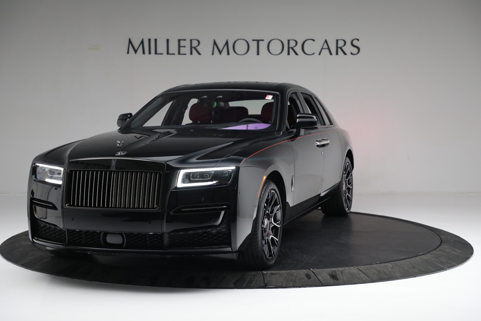 Ảnh thực tế RollsRoyce Ghost Black Badge 2022 giá từ 337 tỷ đồng tại Việt  Nam