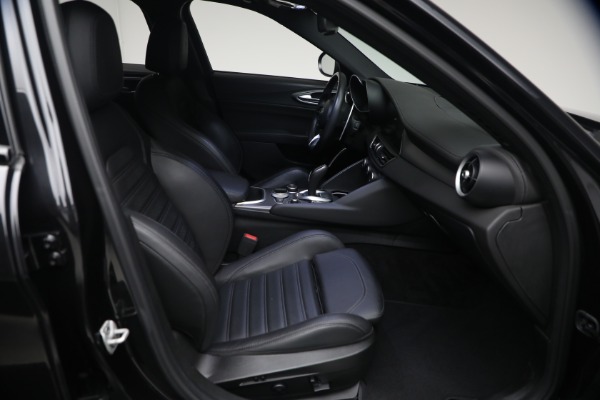 Used 2022 Alfa Romeo Giulia Veloce for sale $27,900 at Rolls-Royce Motor Cars Greenwich in Greenwich CT 06830 14