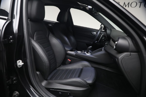 Used 2022 Alfa Romeo Giulia Veloce for sale $27,900 at Rolls-Royce Motor Cars Greenwich in Greenwich CT 06830 16