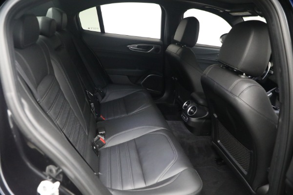 Used 2022 Alfa Romeo Giulia Veloce for sale $27,900 at Rolls-Royce Motor Cars Greenwich in Greenwich CT 06830 17