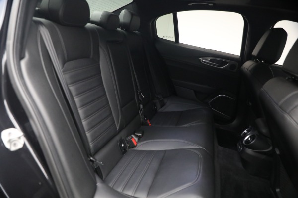 Used 2022 Alfa Romeo Giulia Veloce for sale $27,900 at Rolls-Royce Motor Cars Greenwich in Greenwich CT 06830 19