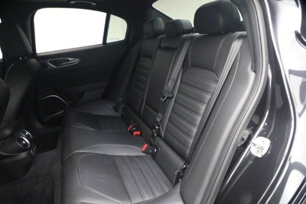 Used 2022 Alfa Romeo Giulia Veloce for sale $27,900 at Rolls-Royce Motor Cars Greenwich in Greenwich CT 06830 20