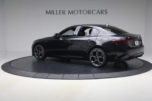 Used 2022 Alfa Romeo Giulia Veloce for sale $27,900 at Rolls-Royce Motor Cars Greenwich in Greenwich CT 06830 4