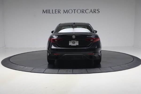 Used 2022 Alfa Romeo Giulia Veloce for sale $27,900 at Rolls-Royce Motor Cars Greenwich in Greenwich CT 06830 6