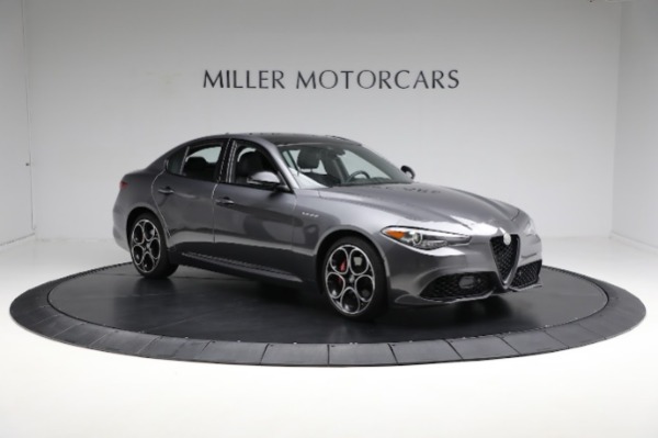 Used 2022 Alfa Romeo Giulia Veloce for sale $36,900 at Rolls-Royce Motor Cars Greenwich in Greenwich CT 06830 16