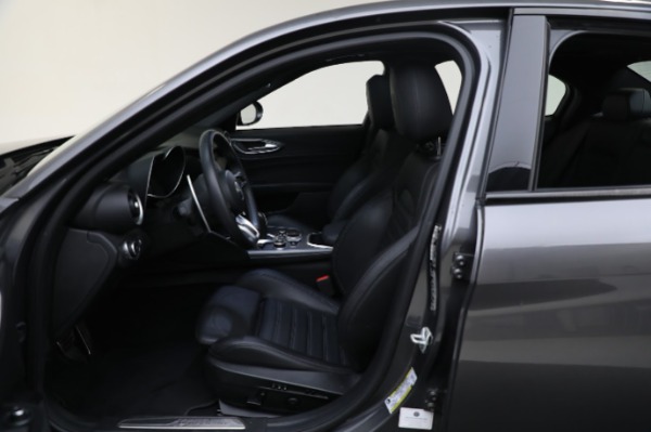 Used 2022 Alfa Romeo Giulia Veloce for sale Sold at Rolls-Royce Motor Cars Greenwich in Greenwich CT 06830 19
