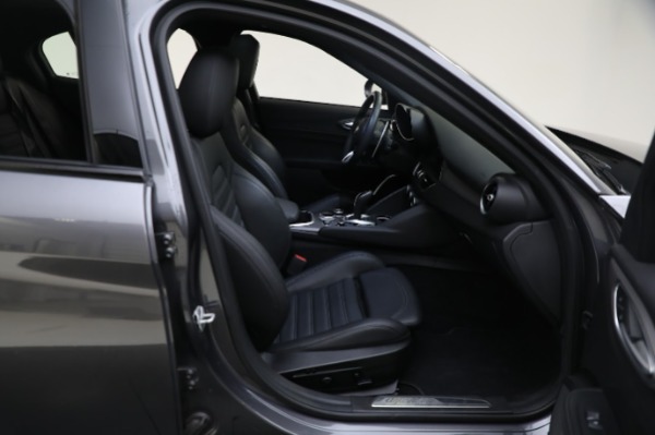 Used 2022 Alfa Romeo Giulia Veloce for sale Sold at Rolls-Royce Motor Cars Greenwich in Greenwich CT 06830 20