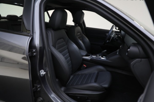 Used 2022 Alfa Romeo Giulia Veloce for sale Sold at Rolls-Royce Motor Cars Greenwich in Greenwich CT 06830 22