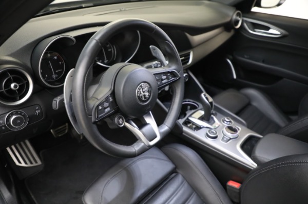 Used 2022 Alfa Romeo Giulia Veloce for sale Sold at Rolls-Royce Motor Cars Greenwich in Greenwich CT 06830 27