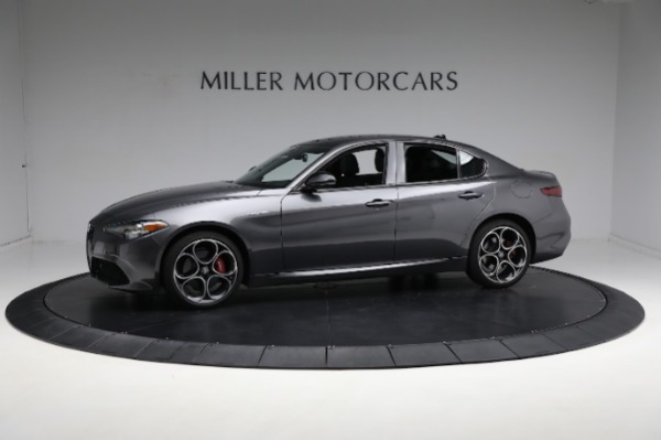 Used 2022 Alfa Romeo Giulia Veloce for sale $36,900 at Rolls-Royce Motor Cars Greenwich in Greenwich CT 06830 4