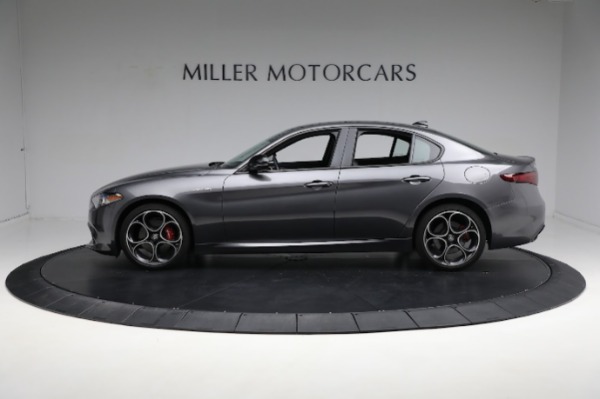 Used 2022 Alfa Romeo Giulia Veloce for sale Sold at Rolls-Royce Motor Cars Greenwich in Greenwich CT 06830 5