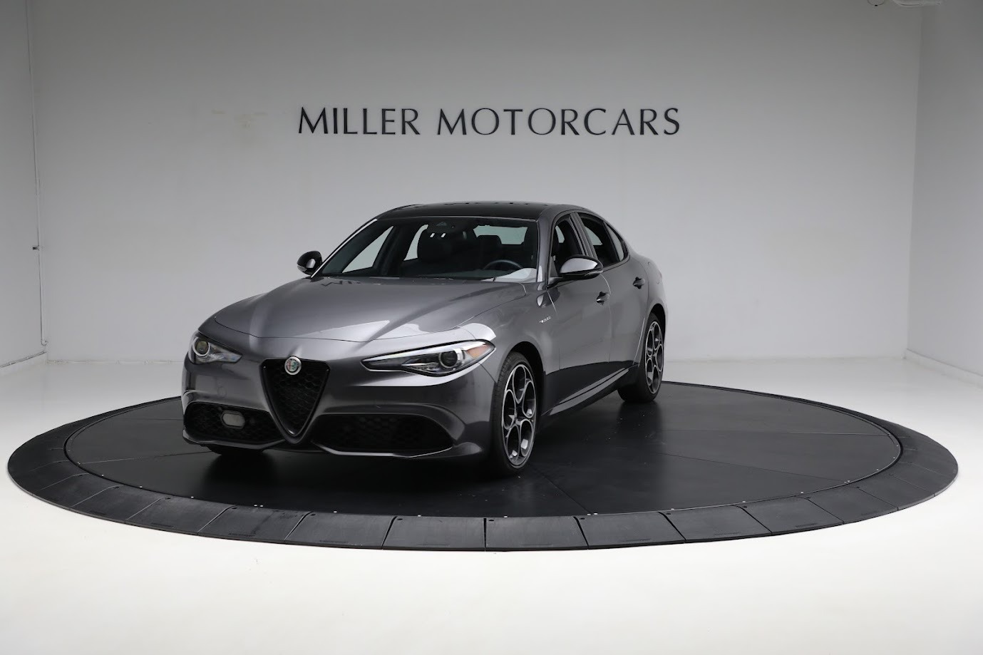 Used 2022 Alfa Romeo Giulia Veloce for sale $39,900 at Rolls-Royce Motor Cars Greenwich in Greenwich CT 06830 1