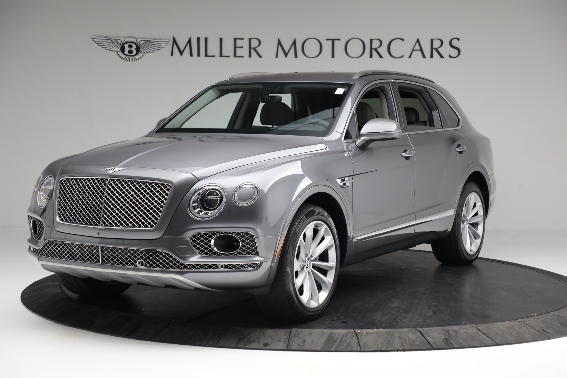 Used 2018 Bentley Bentayga W12 Signature for sale Sold at Rolls-Royce Motor Cars Greenwich in Greenwich CT 06830 1