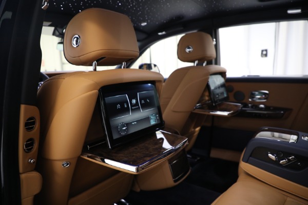 Used 2022 Rolls-Royce Phantom for sale $599,900 at Rolls-Royce Motor Cars Greenwich in Greenwich CT 06830 18