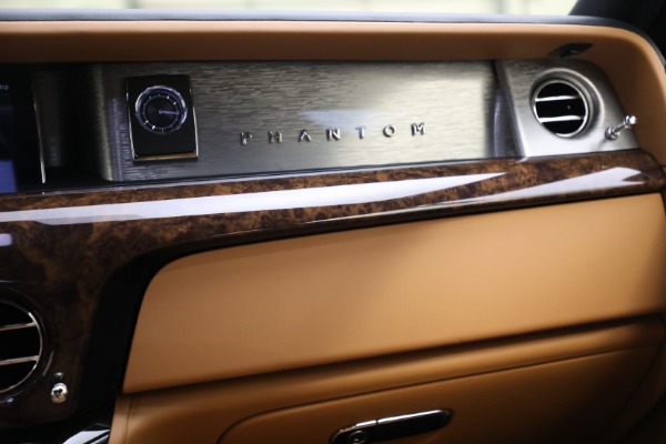 Used 2022 Rolls-Royce Phantom for sale Sold at Rolls-Royce Motor Cars Greenwich in Greenwich CT 06830 26