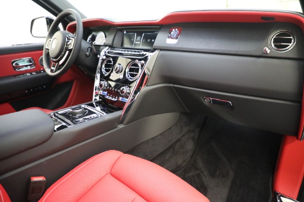 New 2022 Rolls-Royce Cullinan for sale Call for price at Rolls-Royce Motor Cars Greenwich in Greenwich CT 06830 19