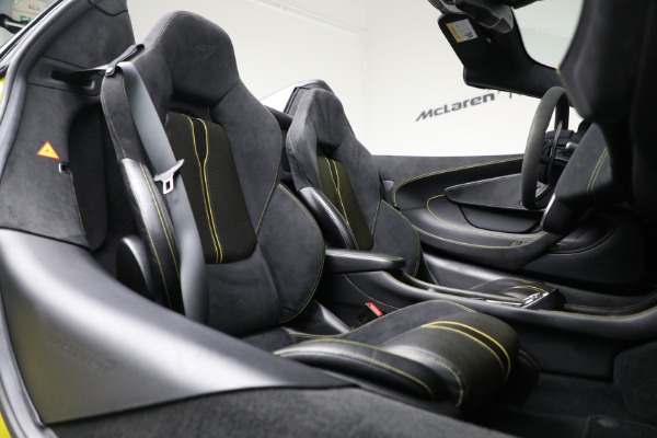 Used 2018 McLaren 570S Spider for sale $199,900 at Rolls-Royce Motor Cars Greenwich in Greenwich CT 06830 28