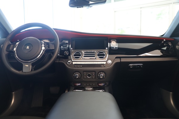 Used 2018 Rolls-Royce Black Badge Dawn for sale $355,900 at Rolls-Royce Motor Cars Greenwich in Greenwich CT 06830 4