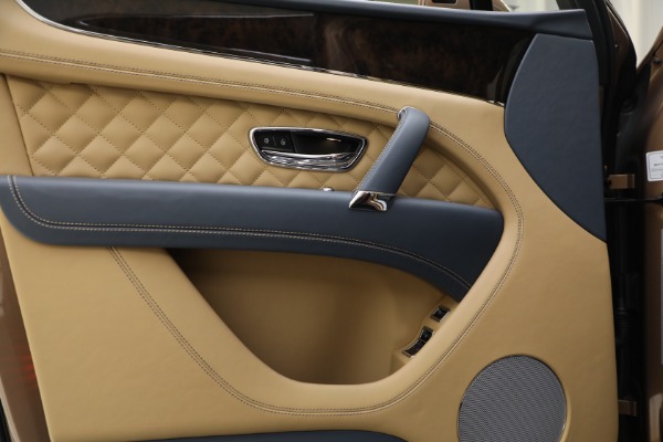 Used 2017 Bentley Bentayga W12 for sale Sold at Rolls-Royce Motor Cars Greenwich in Greenwich CT 06830 15