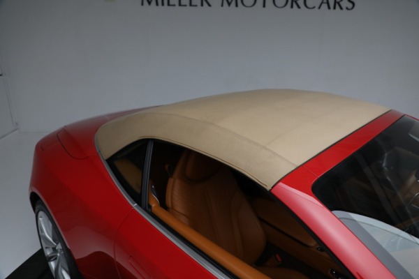 Used 2019 Aston Martin DB11 Volante for sale $184,900 at Rolls-Royce Motor Cars Greenwich in Greenwich CT 06830 19