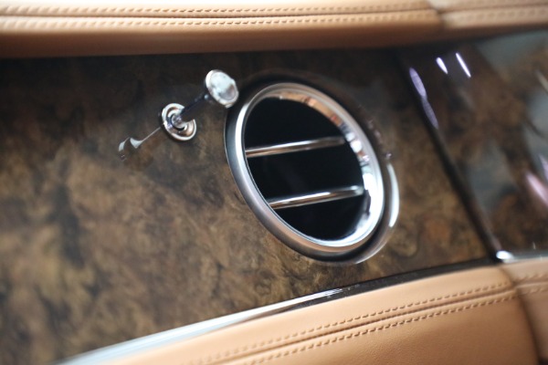 Used 2021 Bentley Flying Spur V8 for sale $237,900 at Rolls-Royce Motor Cars Greenwich in Greenwich CT 06830 24