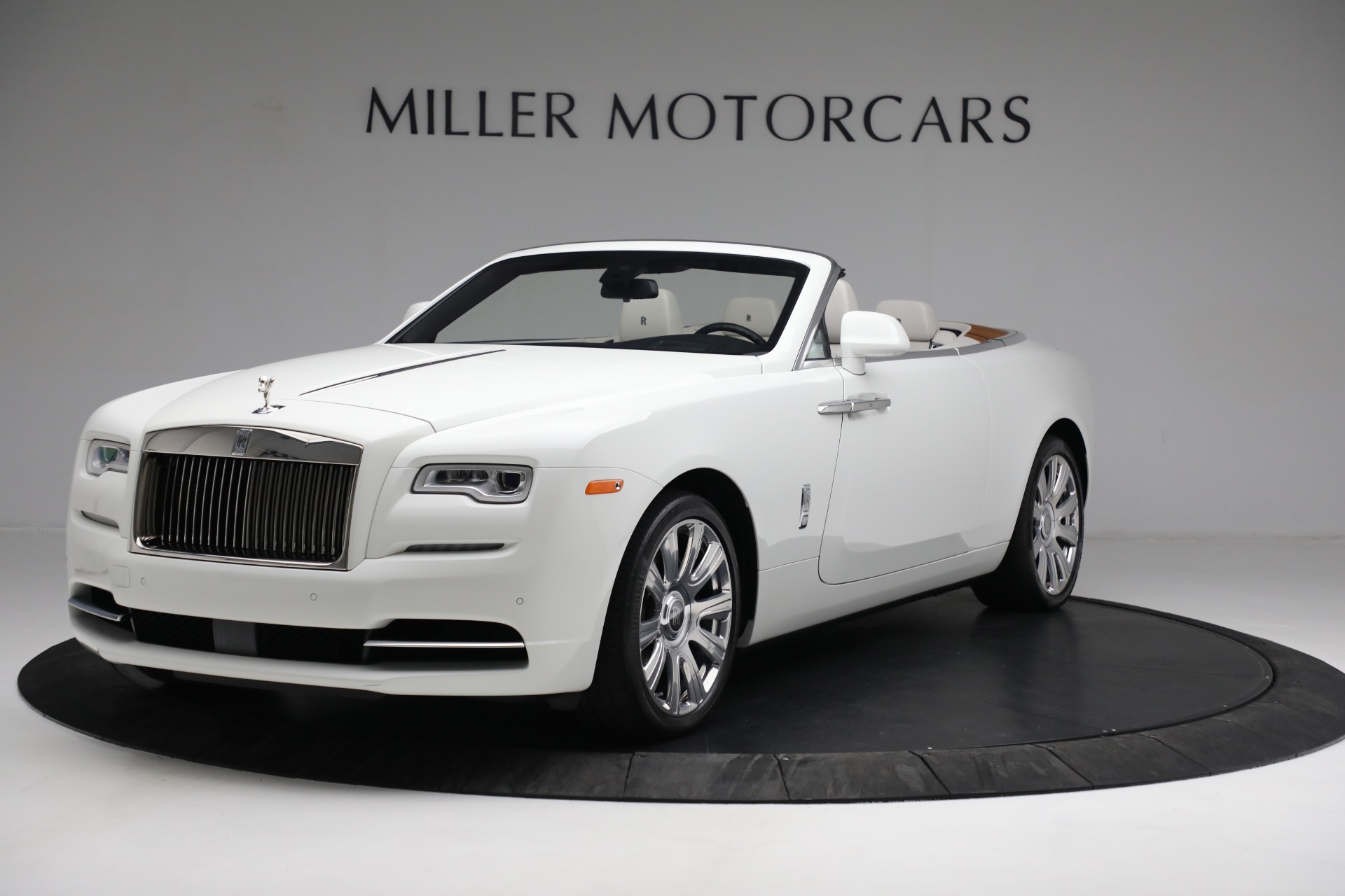 Used 2016 Rolls-Royce Dawn for sale Sold at Rolls-Royce Motor Cars Greenwich in Greenwich CT 06830 1