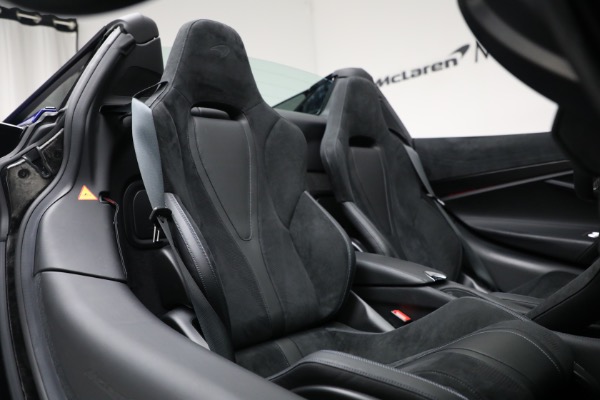 Used 2022 McLaren 720S Spider Performance for sale $344,900 at Rolls-Royce Motor Cars Greenwich in Greenwich CT 06830 27