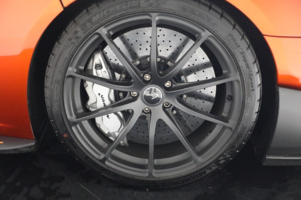 Used 2016 McLaren 675LT Spider for sale $275,900 at Rolls-Royce Motor Cars Greenwich in Greenwich CT 06830 26