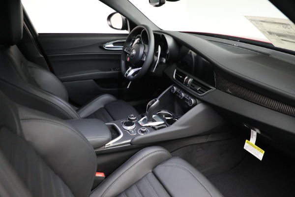 New 2022 Alfa Romeo Giulia Quadrifoglio for sale Sold at Rolls-Royce Motor Cars Greenwich in Greenwich CT 06830 18