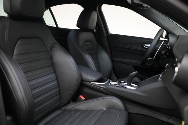 New 2022 Alfa Romeo Giulia Quadrifoglio for sale Sold at Rolls-Royce Motor Cars Greenwich in Greenwich CT 06830 19