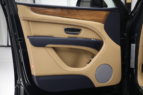 Used 2021 Bentley Bentayga V8 for sale Sold at Rolls-Royce Motor Cars Greenwich in Greenwich CT 06830 14