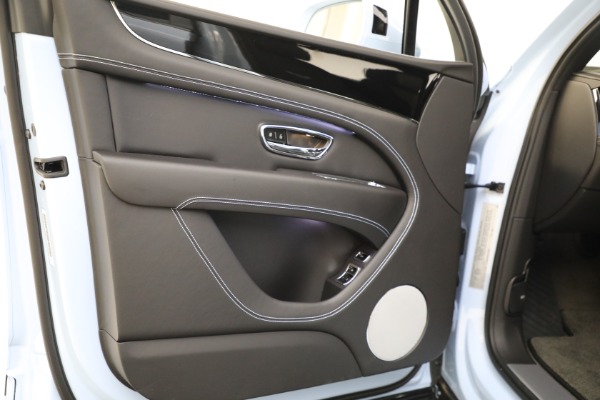 Used 2022 Bentley Bentayga V8 for sale $199,900 at Rolls-Royce Motor Cars Greenwich in Greenwich CT 06830 17
