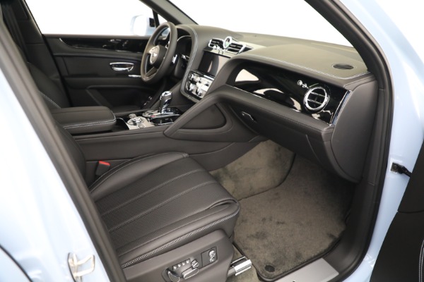 Used 2022 Bentley Bentayga V8 for sale $199,900 at Rolls-Royce Motor Cars Greenwich in Greenwich CT 06830 25