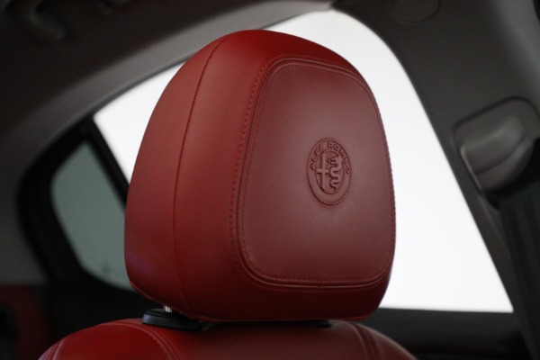 Used 2019 Alfa Romeo Stelvio Ti Lusso for sale $39,900 at Rolls-Royce Motor Cars Greenwich in Greenwich CT 06830 19