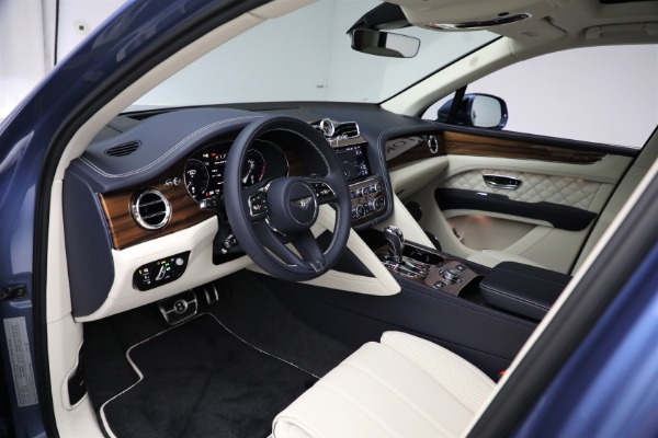 New 2022 Bentley Bentayga V8 First Edition for sale Call for price at Rolls-Royce Motor Cars Greenwich in Greenwich CT 06830 17