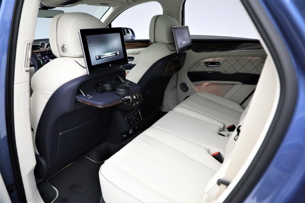 New 2022 Bentley Bentayga V8 First Edition for sale Call for price at Rolls-Royce Motor Cars Greenwich in Greenwich CT 06830 20