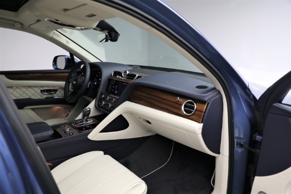 New 2022 Bentley Bentayga V8 First Edition for sale Call for price at Rolls-Royce Motor Cars Greenwich in Greenwich CT 06830 24