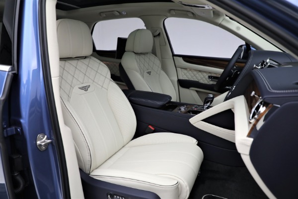 New 2022 Bentley Bentayga V8 First Edition for sale Call for price at Rolls-Royce Motor Cars Greenwich in Greenwich CT 06830 26
