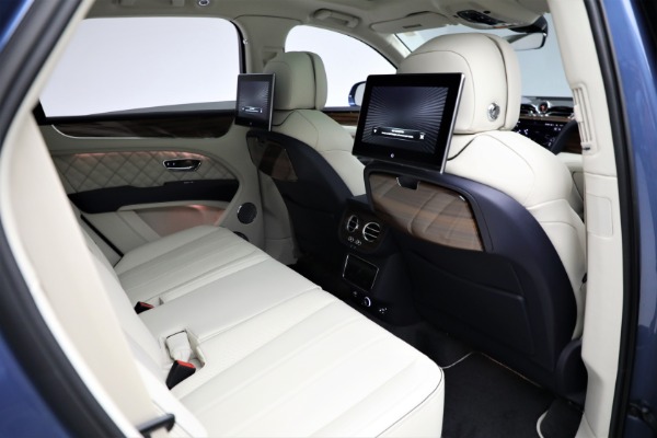 New 2022 Bentley Bentayga V8 First Edition for sale Call for price at Rolls-Royce Motor Cars Greenwich in Greenwich CT 06830 27