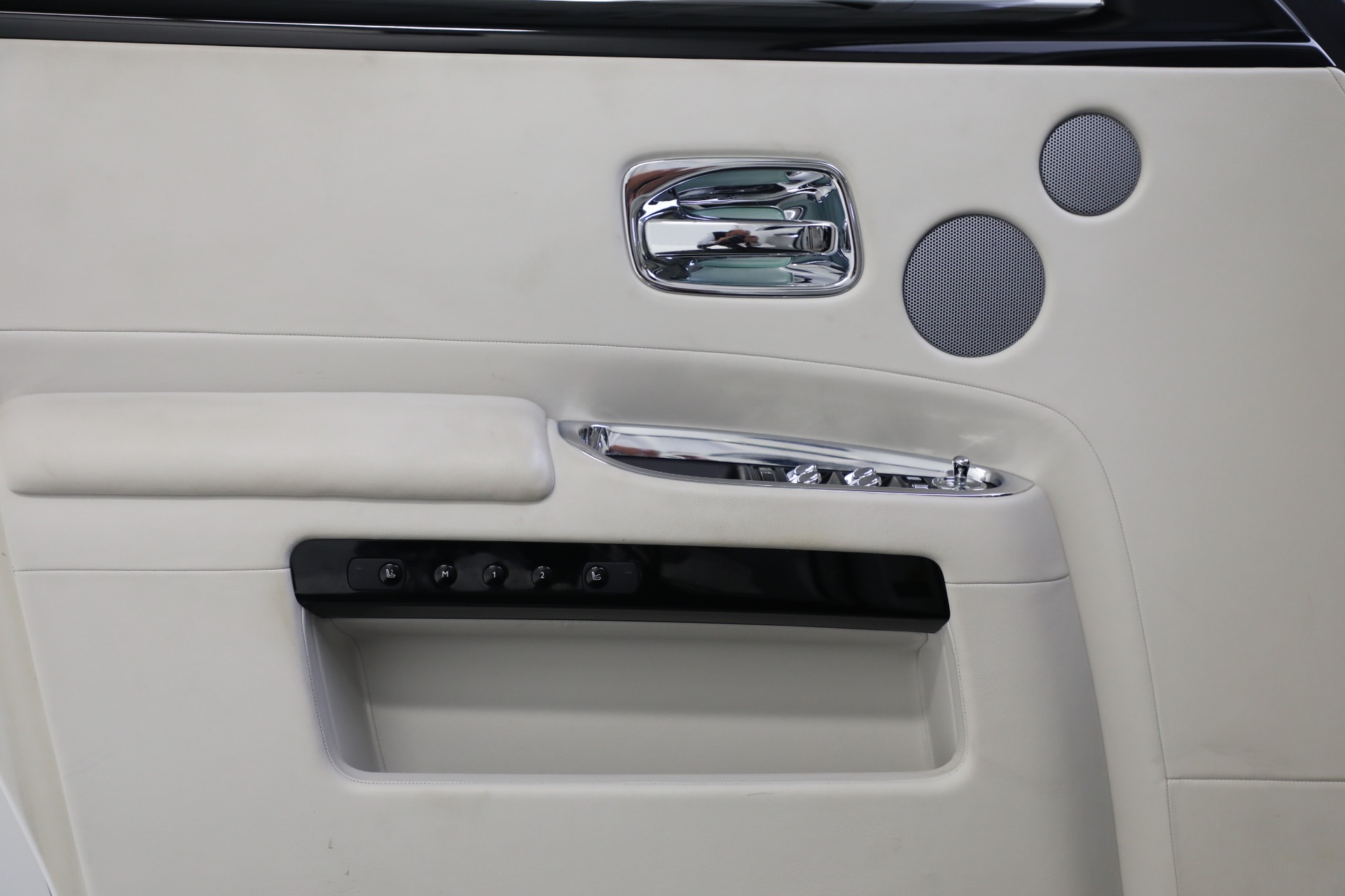 Used 2017 Rolls-Royce Ghost for sale Sold at Rolls-Royce Motor Cars Greenwich in Greenwich CT 06830 18