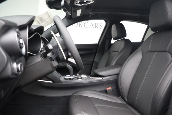 New 2022 Alfa Romeo Stelvio Sprint for sale Sold at Rolls-Royce Motor Cars Greenwich in Greenwich CT 06830 13